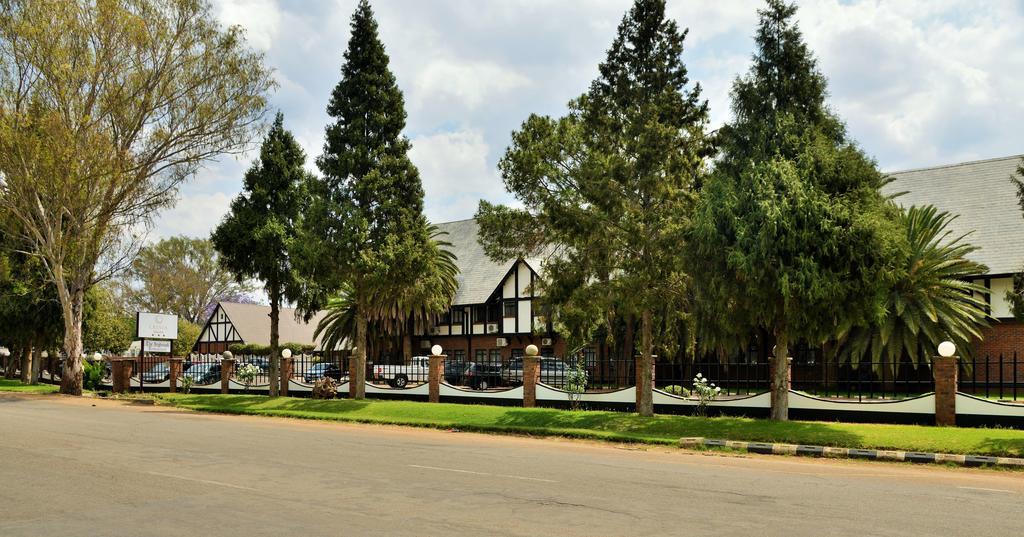 Cresta Churchill Hotel Bulawayo Exterior photo
