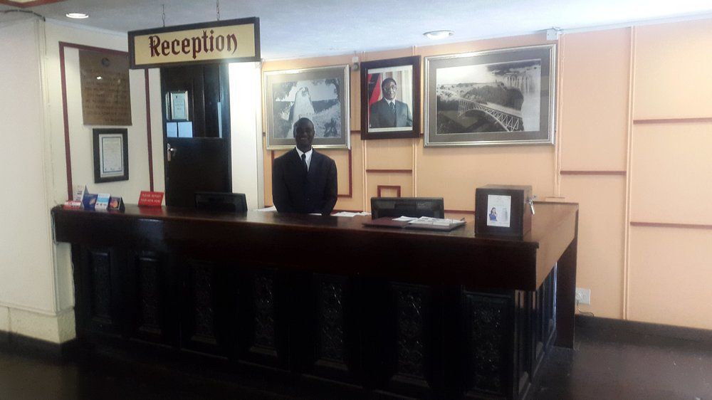 Cresta Churchill Hotel Bulawayo Exterior photo